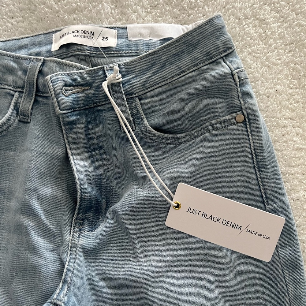 Just black skinny jeans never worn